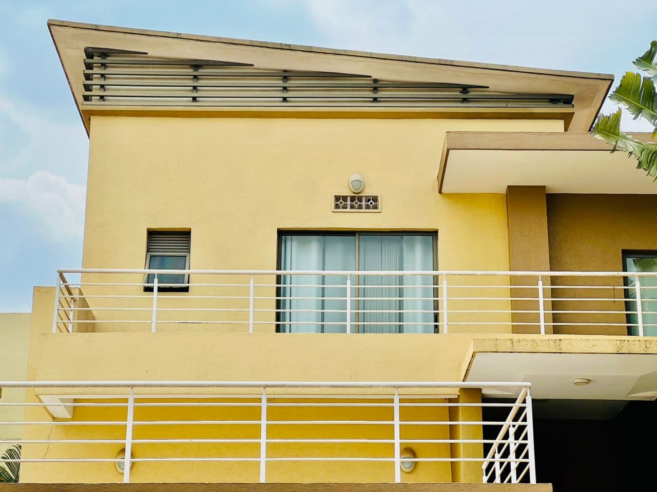 Vision City Beautiful Fully Furnished House for Sale 500M RWF