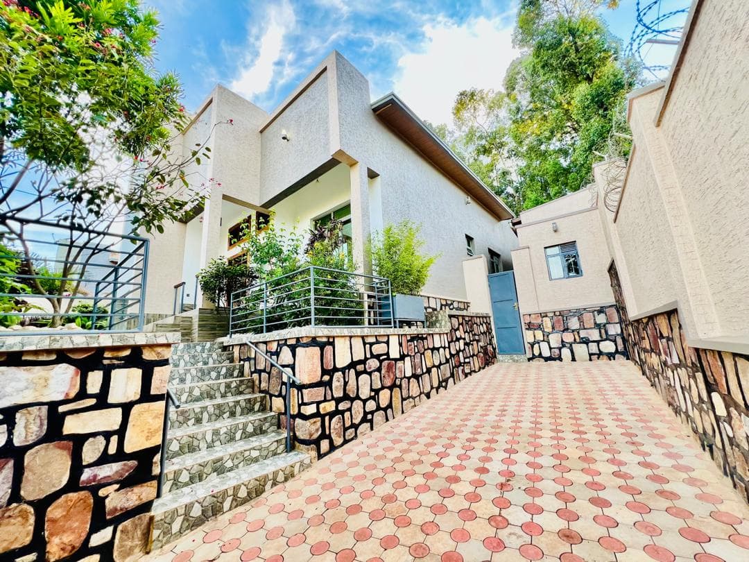 Gacuriro beautiful fully furnished house for Sale in a great neighbourhood.