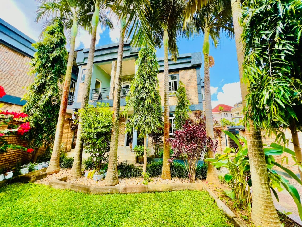 RENT: Beautiful Fully Furnished Apartment | Gacuriro 1,450,000Frw/month